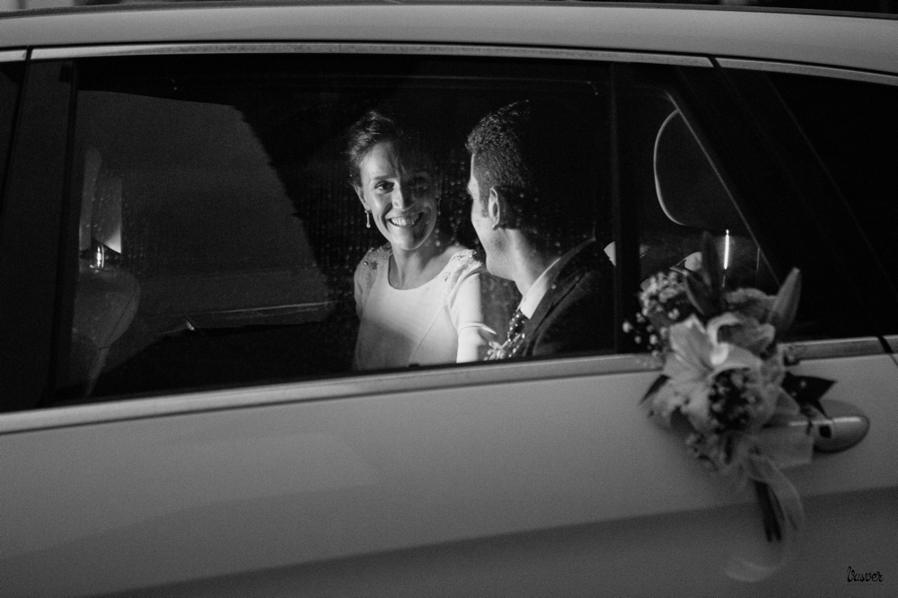 Talento Donostiarra - Vasver Fotografía -novios en el coche