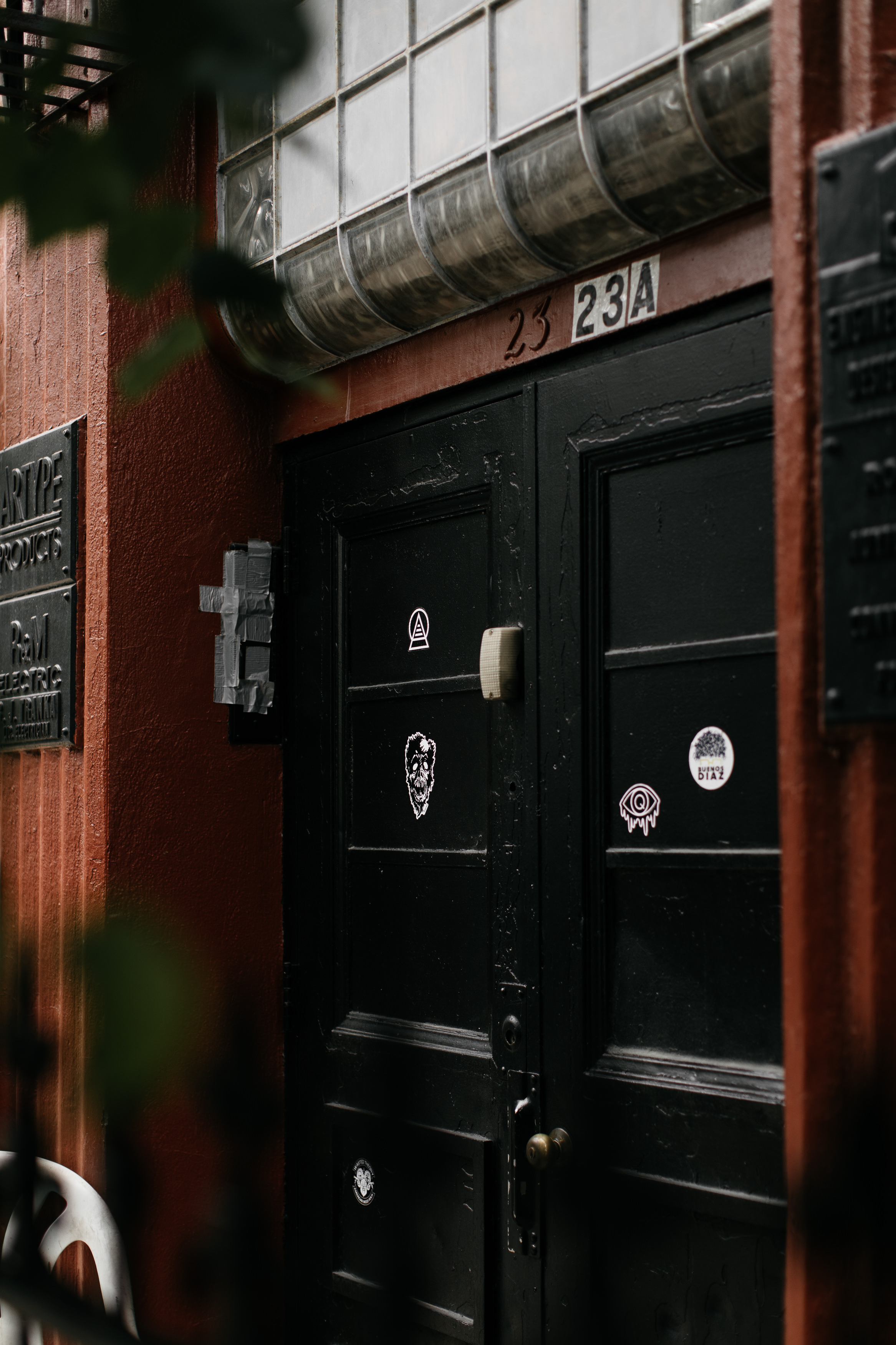 A romantic Industrial Elopement Wedding at The Foundry The Creatives Loft Wedding Planning Jean Laurent Gaudy Wedding Photographer.